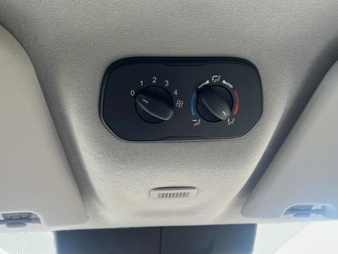 Used 2015 Ford Transit 150 XLT RWD image 19