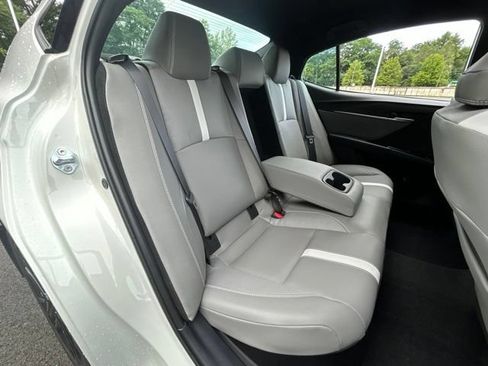Used 2025 Toyota Camry SE AWD/4WD image 43