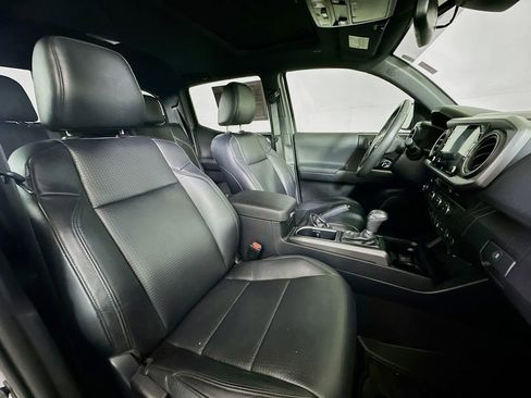 Used 2020 Toyota Tacoma TRD Sport w/ TRD Premium Sport Package image 12