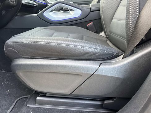 Used 2025 Mercedes-Benz GLS 450 4MATIC image 18