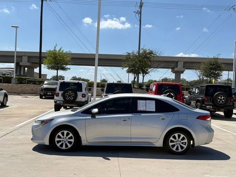 Used 2026 Toyota Corolla LE image 7