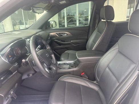 Used 2023 Chevrolet Traverse Premier w/ Redline Edition image 10