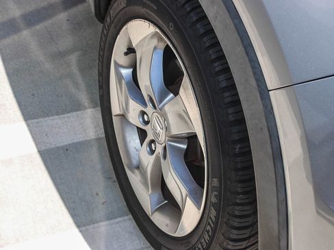 Used 2017 Honda HR-V LX image 10