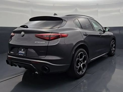 Used 2023 Alfa Romeo Stelvio Veloce AWD/4WD image 12