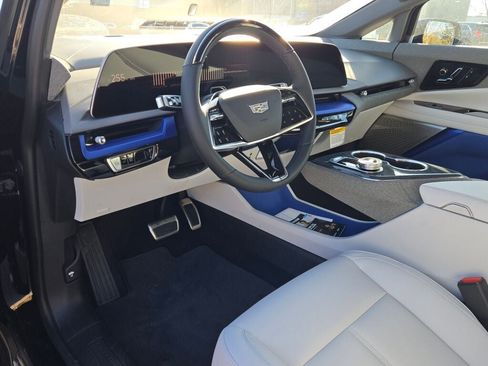New 2026 Cadillac Optiq Luxury 1 image 22