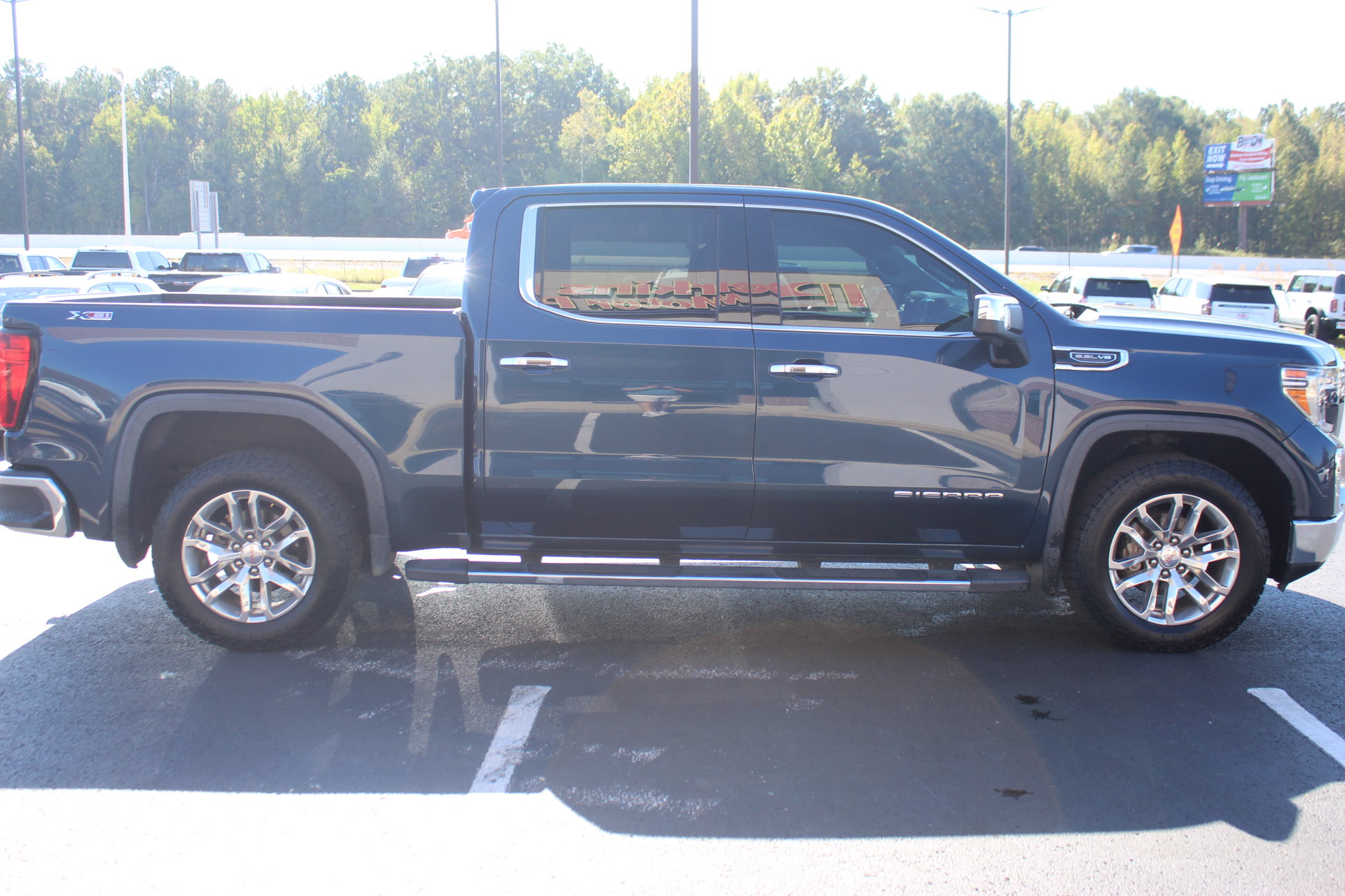 Used 2019 GMC Sierra 1500 SLT w/ SLT Premium Plus Package AWD/4WD image 5