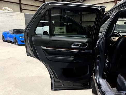 Used 2018 Ford Explorer Limited AWD/4WD image 15