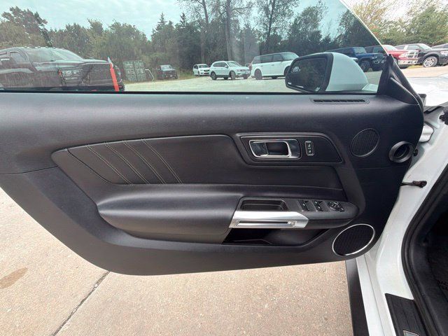 Used 2017 Ford Mustang Premium RWD image 13