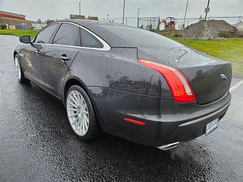Used 2011 Jaguar XJ image 5