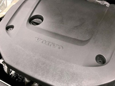 Certified 2023 Volvo XC90 B6 Ultimate w/ Lounge Package image 36