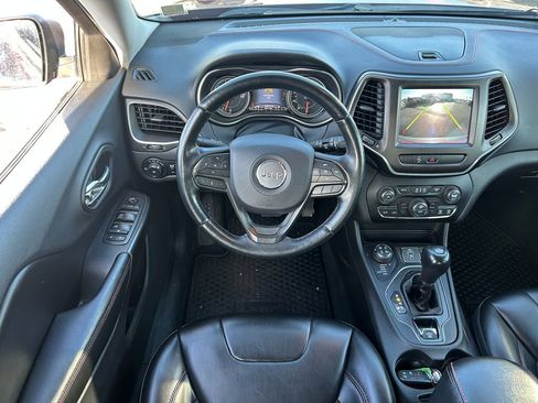 Used 2019 Jeep Cherokee Trailhawk w/ Cold Weather Group image 29