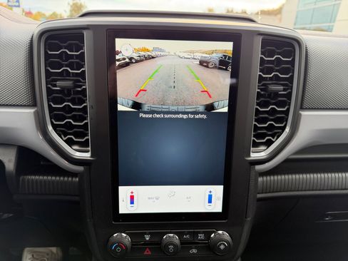 Used 2025 Ford Ranger XL image 18