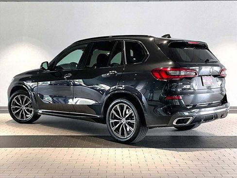 Used 2021 BMW X5 xDrive40i w/ M Sport Package image 3