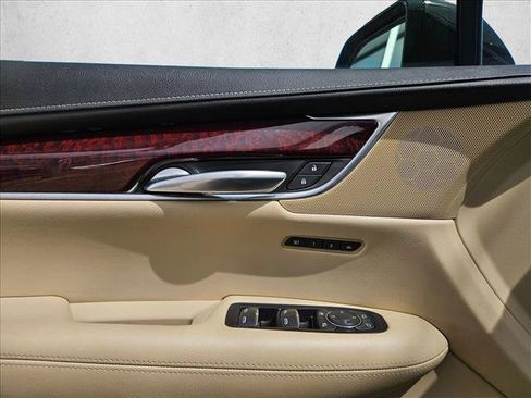 Used 2018 Cadillac XT5 Luxury w/ Driver Awareness Package FWD image 24