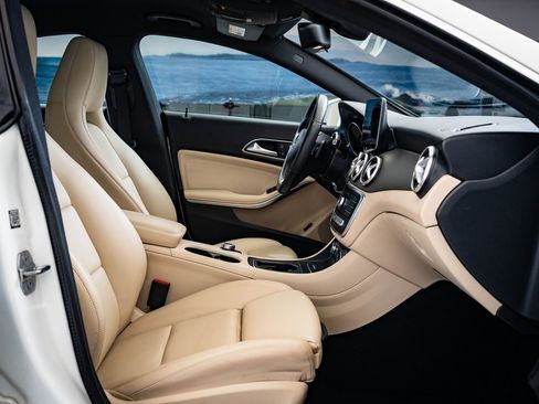 Used 2019 Mercedes-Benz CLA 250 4MATIC image 23