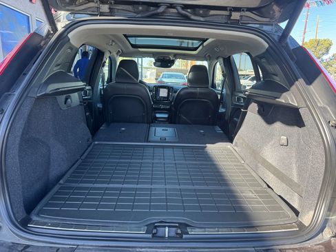 Used 2019 Volvo XC40 T5 Inscription image 20