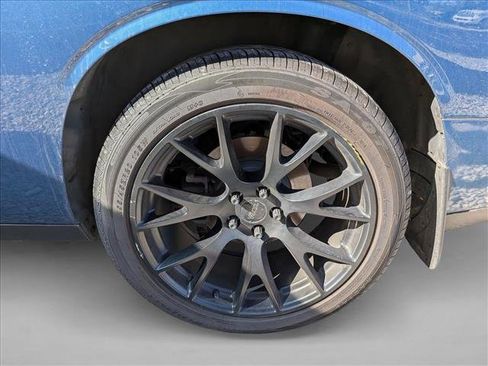 Used 2020 Dodge Challenger SXT image 3