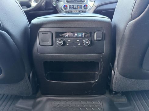 Used 2016 GMC Yukon SLT w/ HD Trailering Package image 38