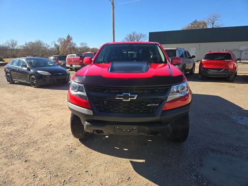 Used 2018 Chevrolet Colorado ZR2 image 12