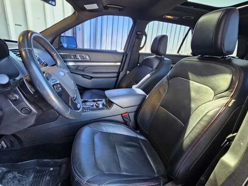 Used 2018 Ford Explorer Sport w/ Equipment Group 401A AWD/4WD image 12