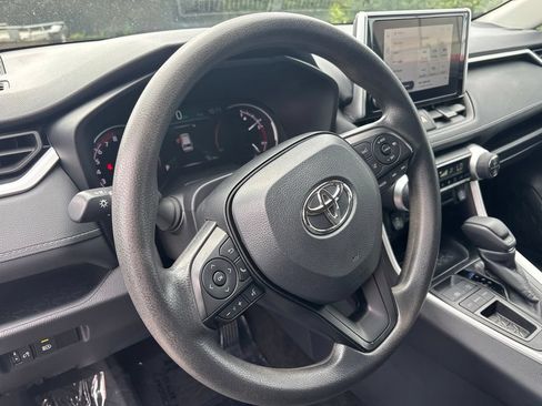 Used 2025 Toyota RAV4 XLE FWD image 13