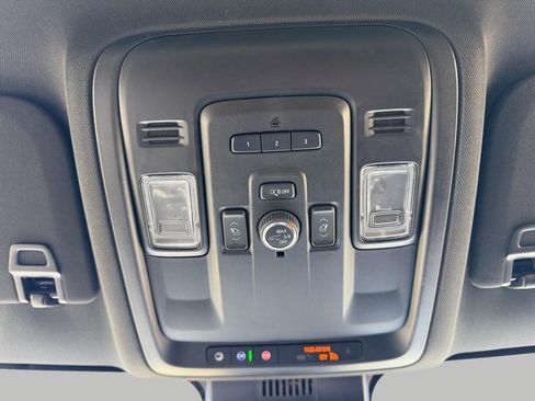 Used 2024 GMC Yukon AT4 w/ Technology Package AWD/4WD image 38