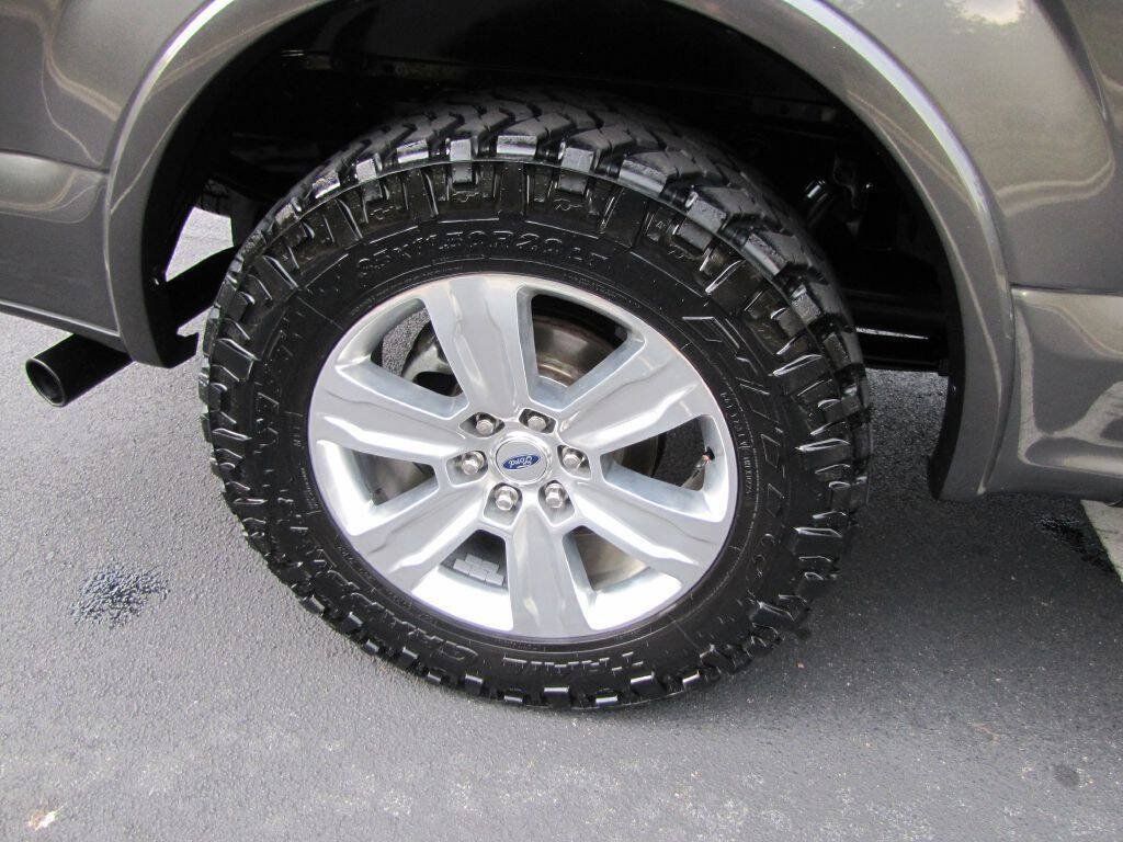 Used 2018 Ford F150 Platinum w/ Equipment Group 701A Luxury AWD/4WD image 26