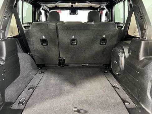 Used 2021 Jeep Wrangler Unlimited Rubicon image 27