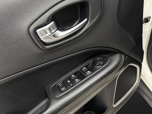 Used 2021 Jeep Compass Latitude image 24