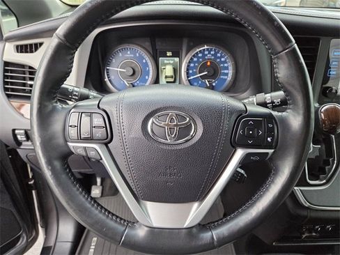 Used 2017 Toyota Sienna Limited Premium w/ Advanced Technology Package image 19
