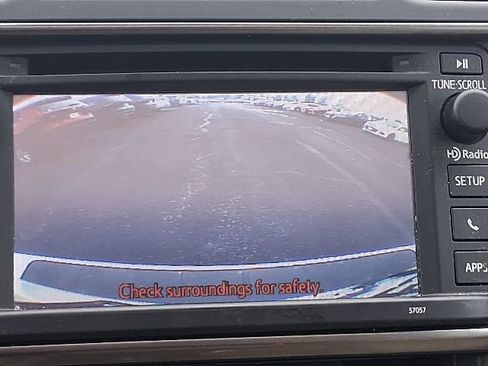 Used 2013 Toyota Highlander Limited AWD/4WD image 28