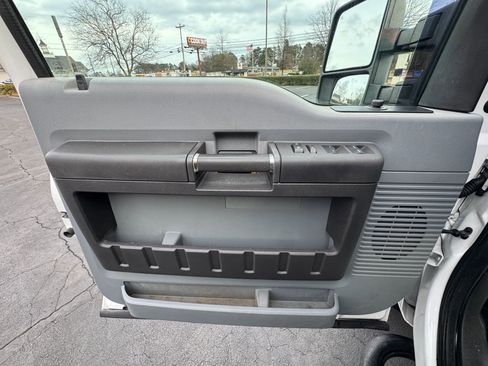 Used 2016 Ford F450 XL w/ Power Equipment Group image 15