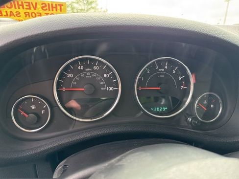 Used 2018 Jeep Wrangler Sahara AWD/4WD image 17