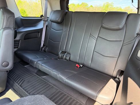 Used 2016 Cadillac Escalade Premium image 26