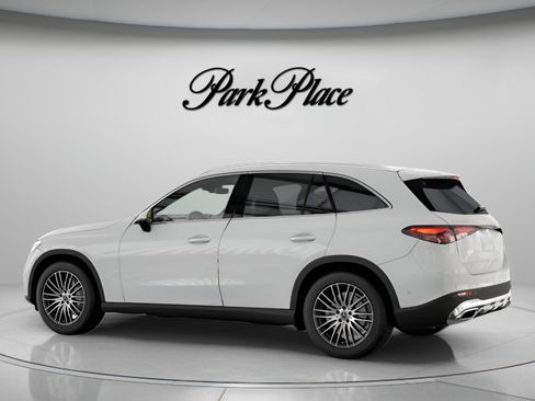 Used 2026 Mercedes-Benz GLC 300 image 12