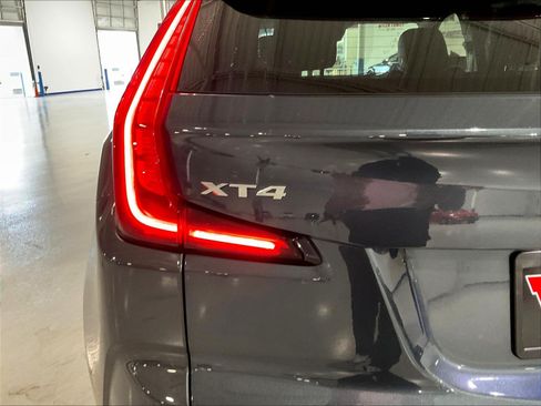 Used 2019 Cadillac XT4 Premium Luxury FWD image 24