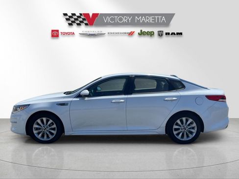 Used 2017 Kia Optima LX FWD image 2