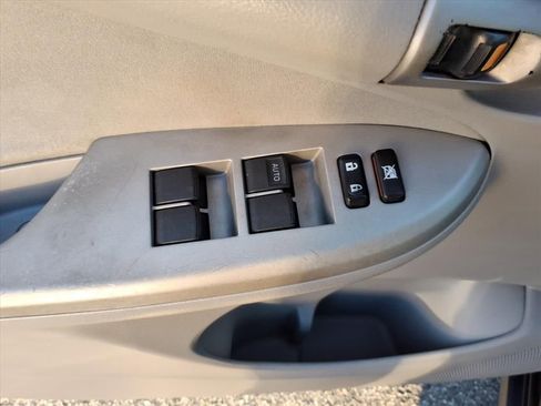 Used 2010 Toyota Corolla LE image 25