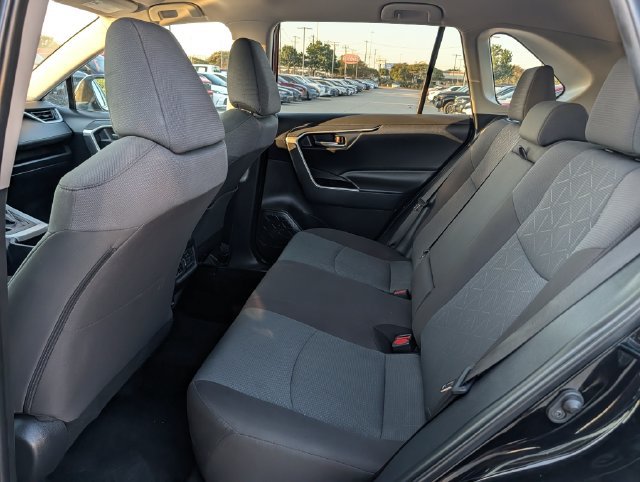 Used 2025 Toyota RAV4 XLE FWD image 26