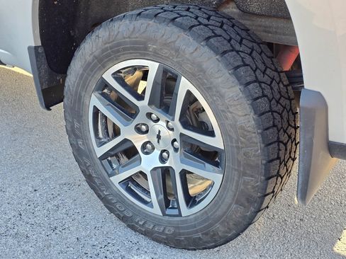 Used 2020 Chevrolet Silverado 1500 LT Trail Boss AWD/4WD image 8