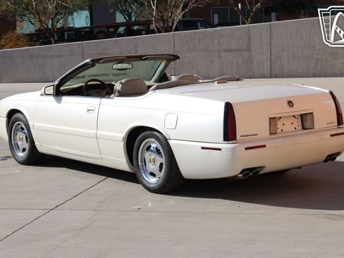 Used 2002 Cadillac Eldorado Touring w/ Preffered Equipment Group image 22