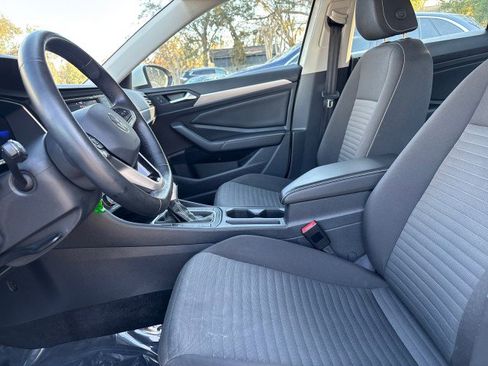Used 2024 Volkswagen Jetta S image 10