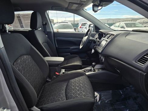 Used 2025 Mitsubishi Outlander Sport SE AWD/4WD image 10