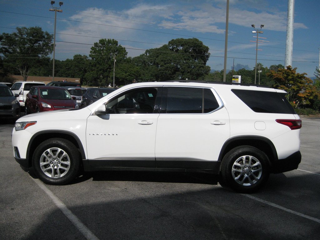 Used 2021 Chevrolet Traverse LT FWD image 4