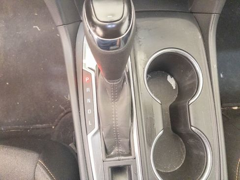 Used 2020 Chevrolet Equinox LT w/ Driver Convenience Package image 21