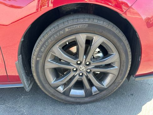 Used 2024 Toyota Sienna XSE w/ XSE Premium Package FWD image 5