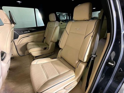 Used 2021 Cadillac Escalade Premium Luxury w/ LPO, Illumination Package AWD/4WD image 34