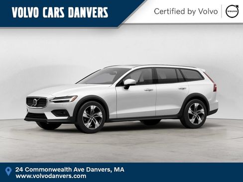 Used 2025 Volvo V60 B5 Cross Country Plus AWD/4WD image 1
