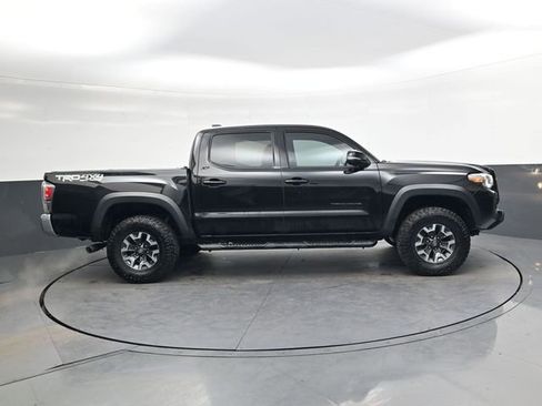 Used 2023 Toyota Tacoma TRD Off-Road image 3