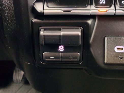 Used 2020 Chevrolet Silverado 1500 RST w/ All-Star Edition image 35